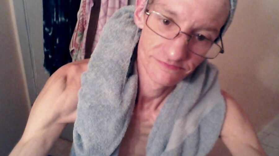 Expose this sissy.