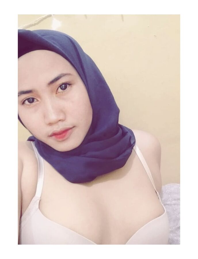 Cewek hijab jilboob