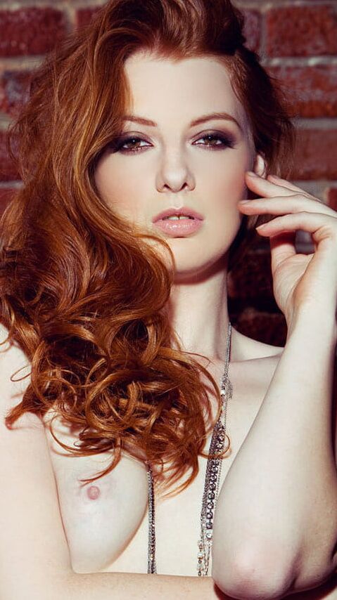 Beautiful Leanna Decker