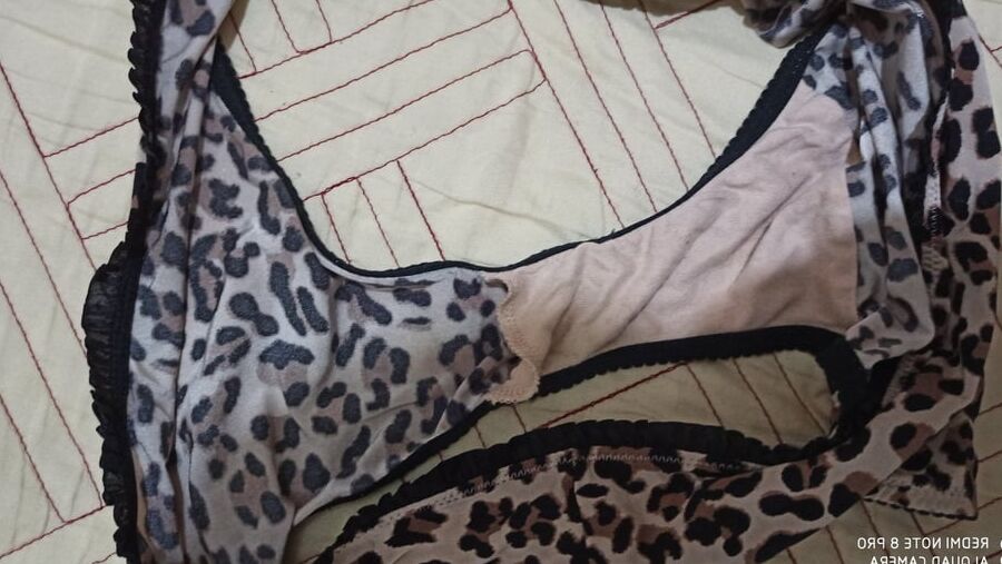My friend&;s mom panties