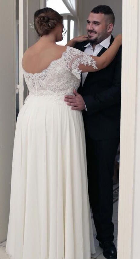 Plus size brides