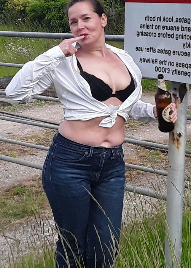 Mrs levi&;s and wonderbra photoshoot
