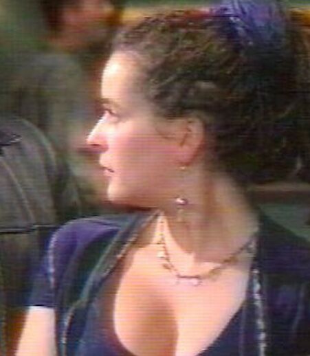 Julia Sawalha