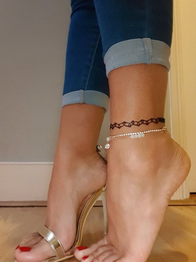 Sexy womens feet