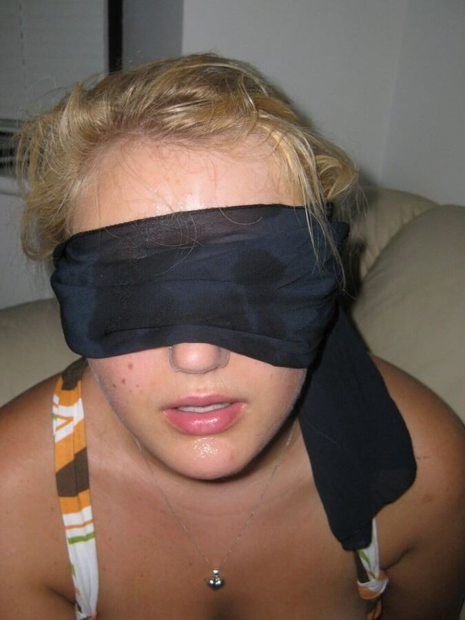 petite coquine blonde
