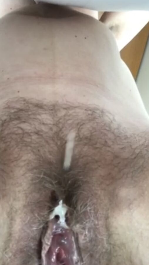 Dropping from the pussy