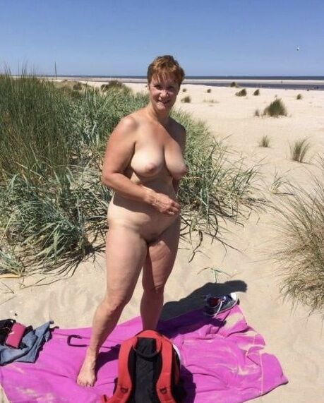 Mature wife big tits exposed