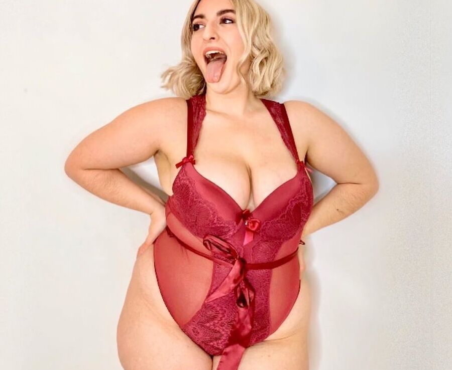 Curvy Blonde