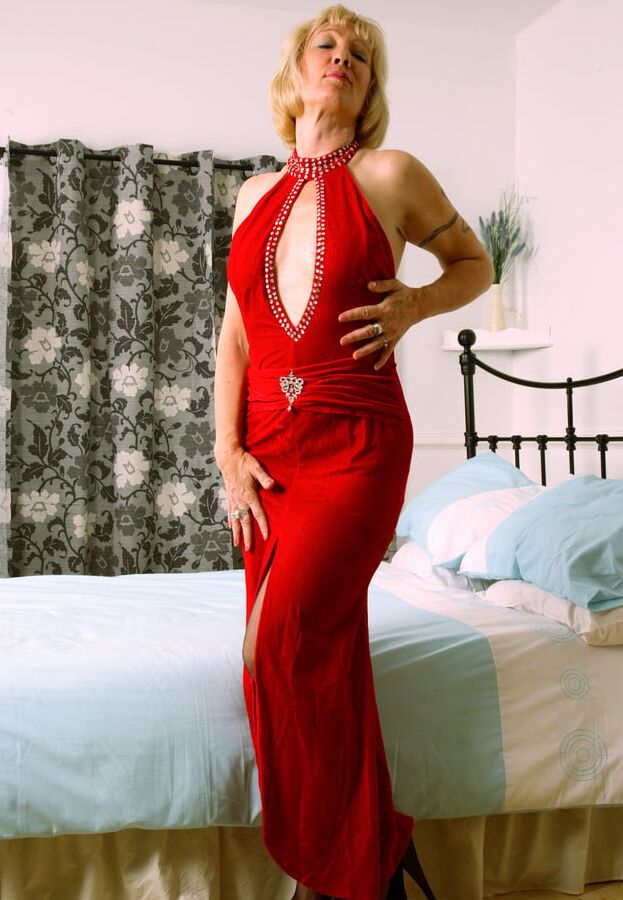 A mix of pics of Anabelinda