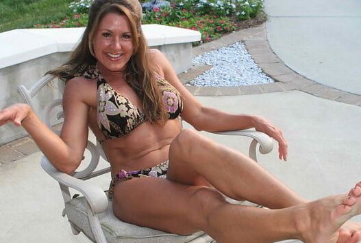 Bikini milfs