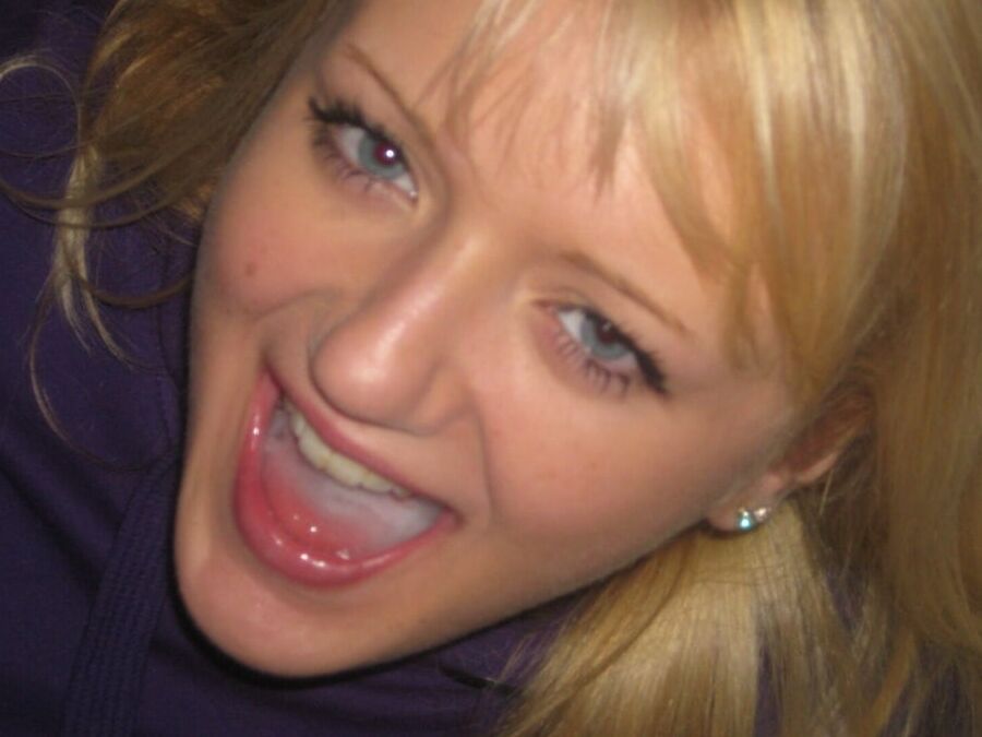 petite coquine blonde