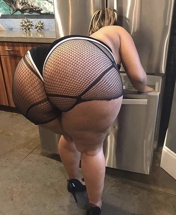 Big girls+big panties+big bras=grinds my gears