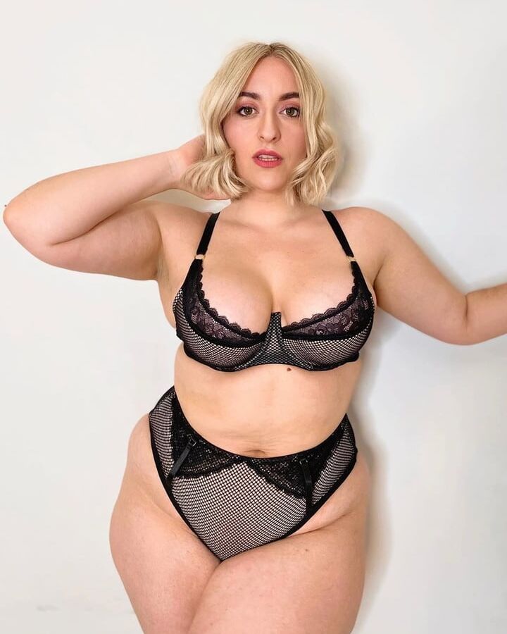 Curvy Blonde