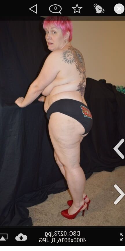 Hoodyman SSBBW . Mega fatty piggy post.