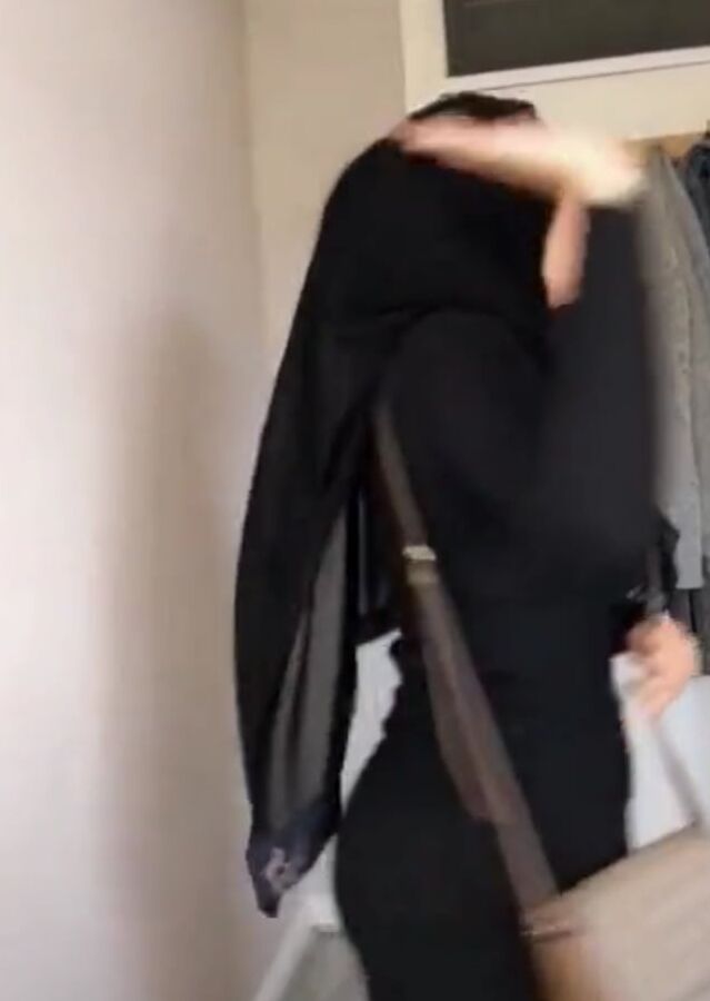 Hijabi Bengali East London Tower Hamlets big tits and ass