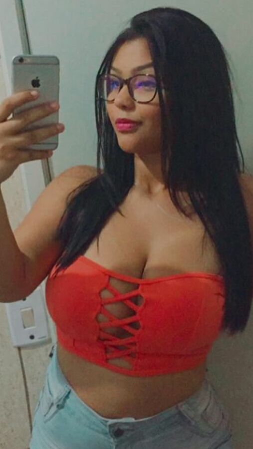 EMILLY FROM BRAZIL GREAT TITS