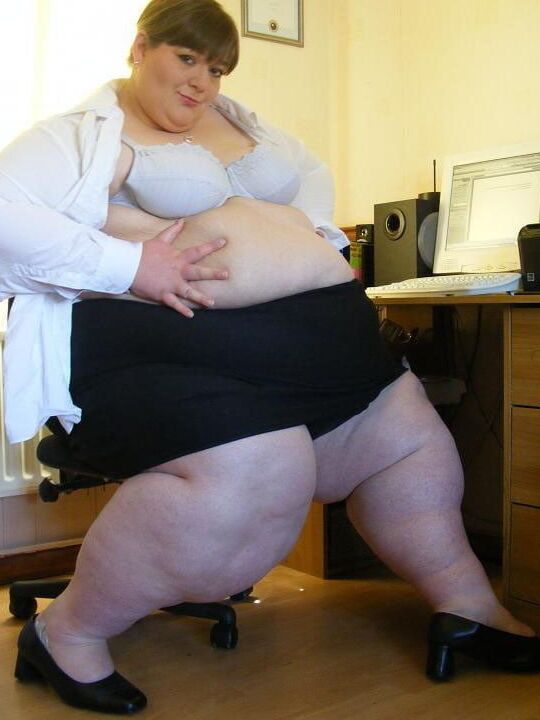 Big girls+big panties+big bras=grinds my gears
