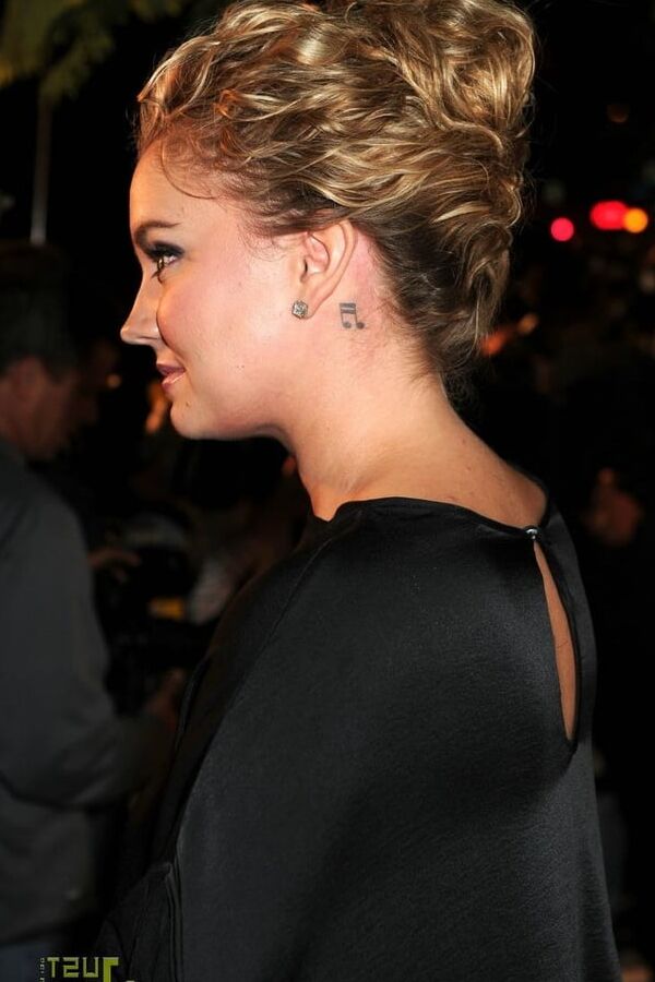 Celebrity Hot - Tiffany Thornton