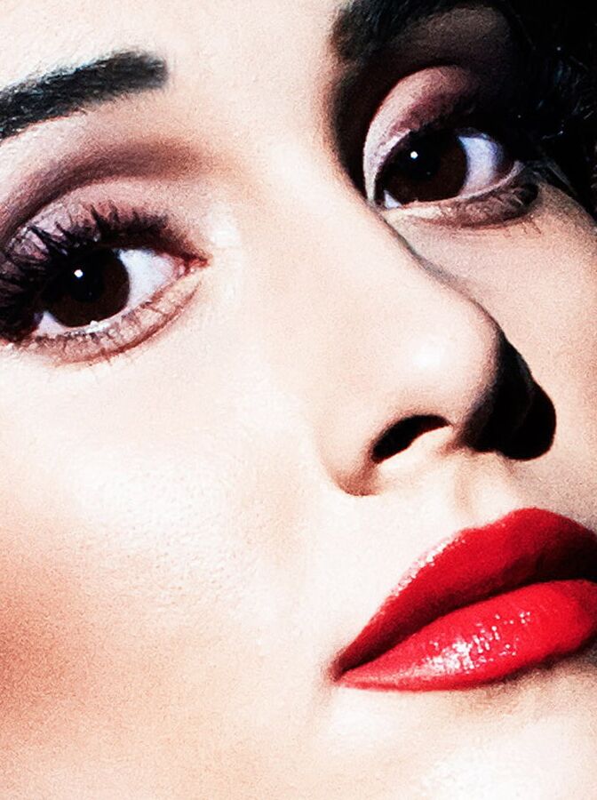 Ariana Grande The Real Face Of Queen Ari