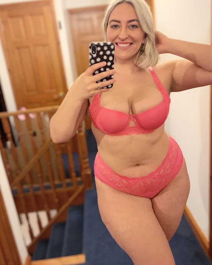 Curvy Blonde