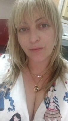 Sharon from Wales unleashes her big boobs