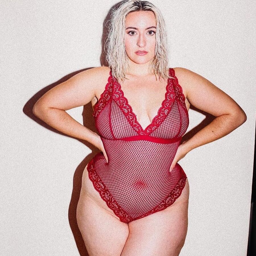 Curvy Blonde