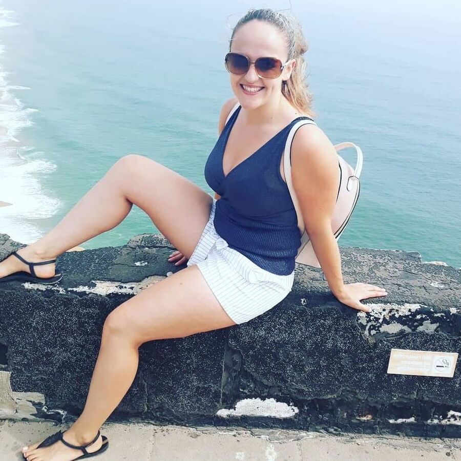 Hot Andreia