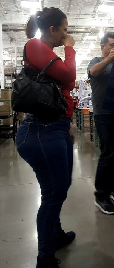 Esposa morenita con un megaculote de compas con su cornudo
