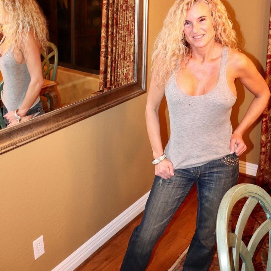 Hot amateur mature mom teasing me