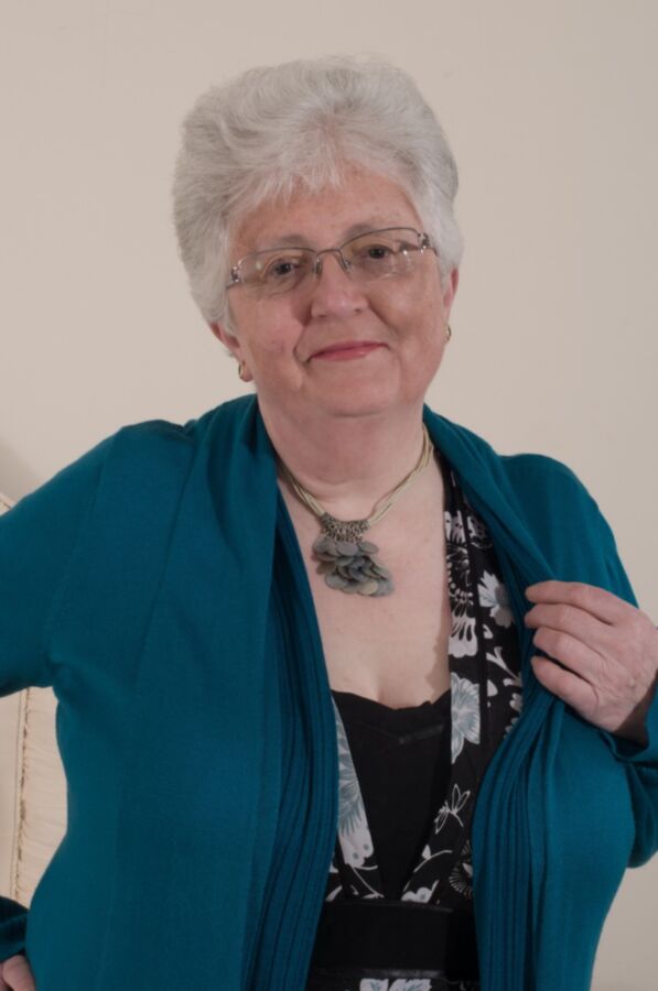 British granny Jean is a meaty fuckdoll