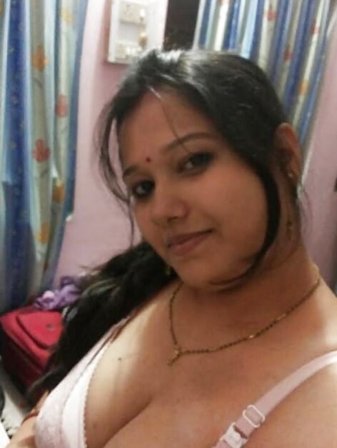 South bbw aunty show nude