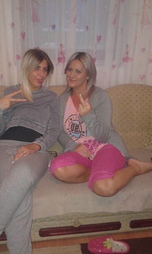Ajla i Dzemila mom and daughter SLUT -- PISITE KOMENTARE
