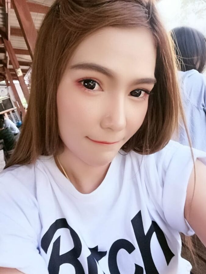 Asian model gets horny in private video chat