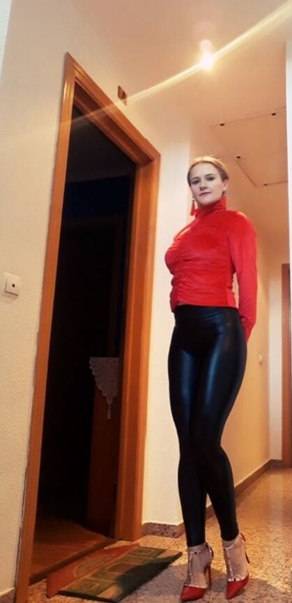 Ely in tight leggings