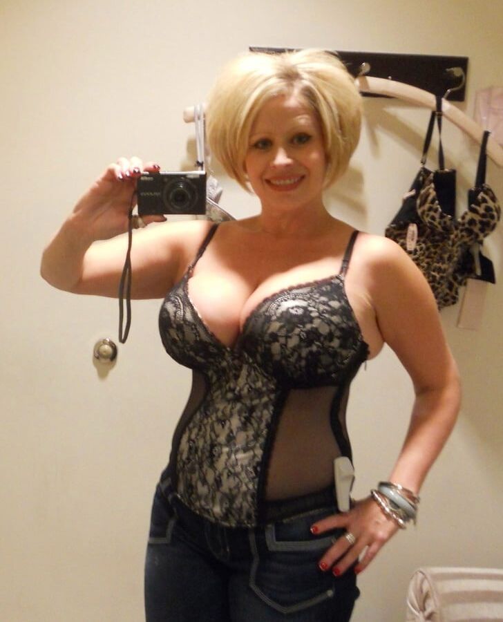 MILKY WHITE MATURE TITTIES