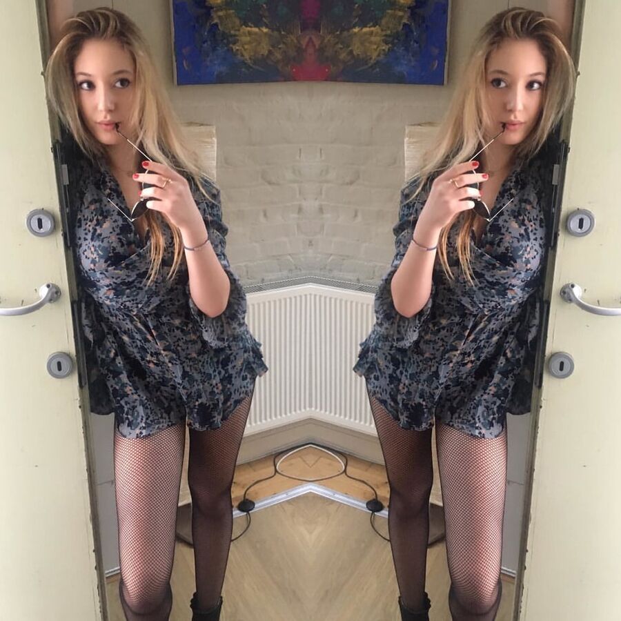 Yasmin Erbil Turkish Sexy Blonde Celebrity Girl