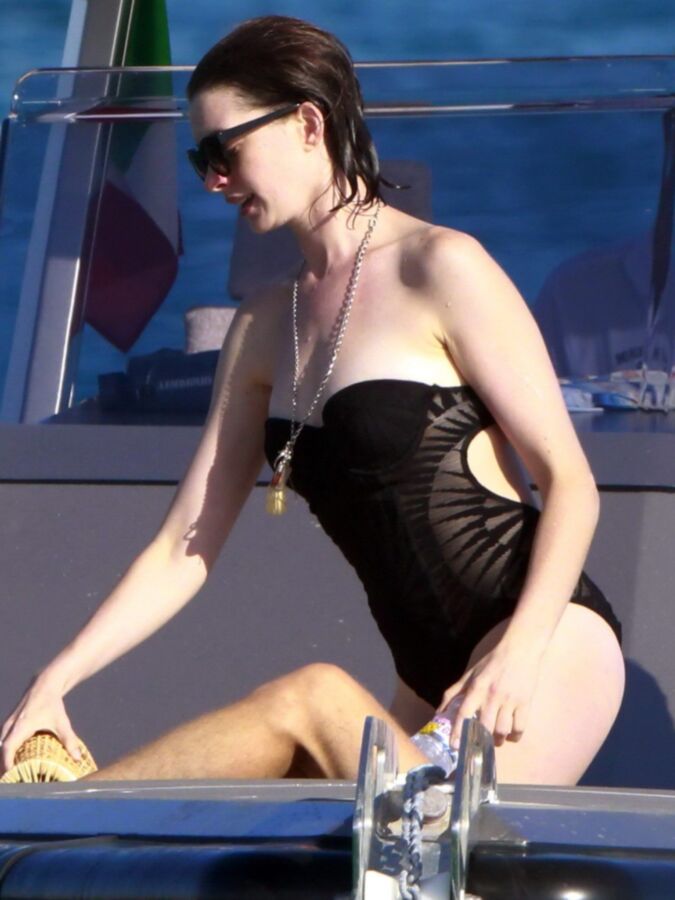 Anne Hathaway -