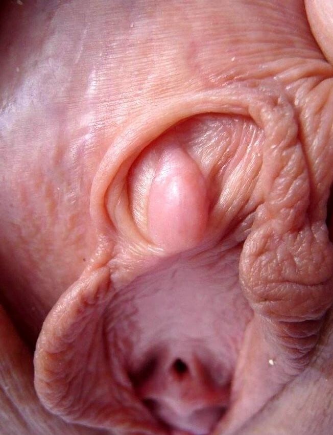 Leslie, Mature SlutWife, Spreading her Cunt!