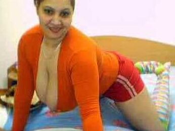 Chubby MILF Alessandra Derya