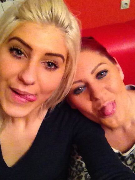 Ajla i Dzemila mom and daughter SLUT -- PISITE KOMENTARE