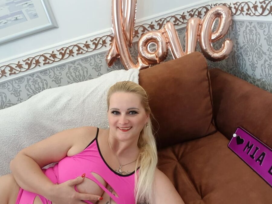 Mia Bitch - I want your cock