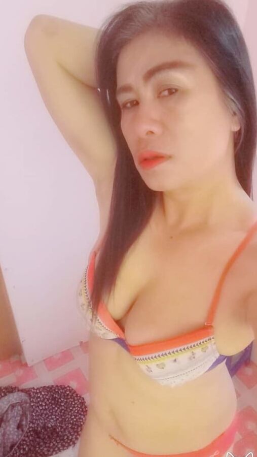 Tetek besar janda seksi