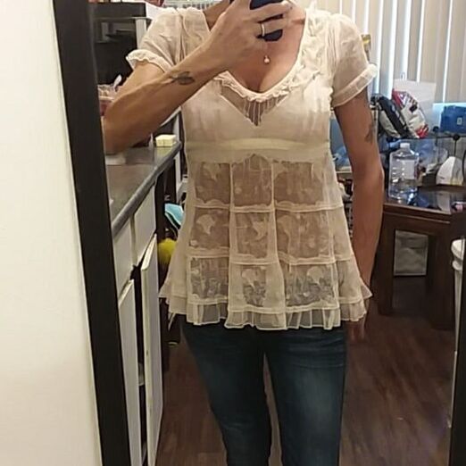 Minnesota MILF Selling Clothes