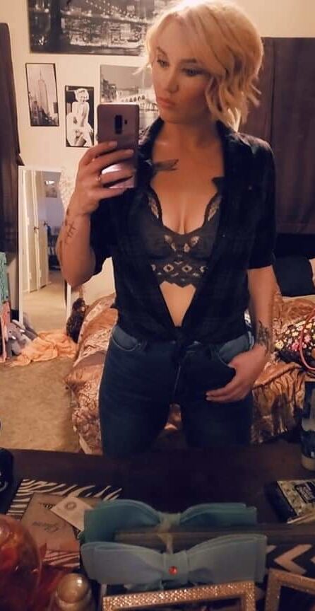 MY hot SLUT friends for Degrading COMMENTS