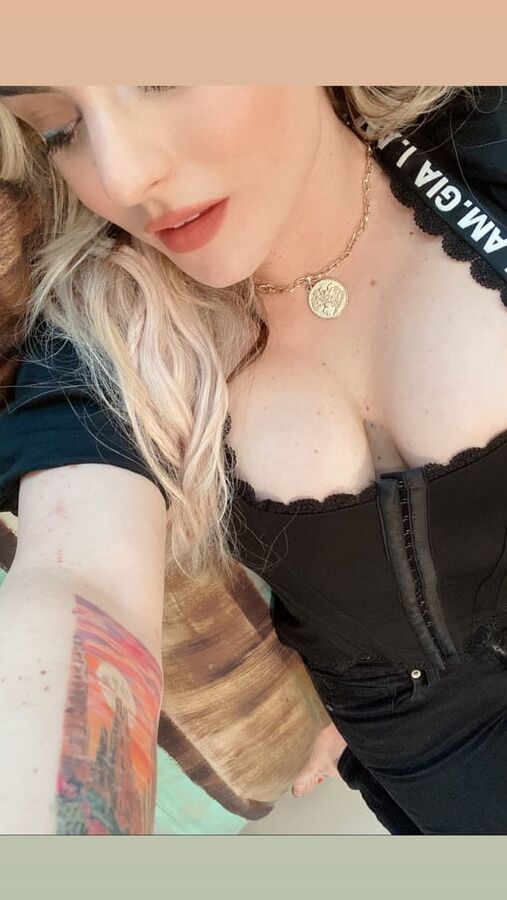 Sexy JoJo - Lingerie Shoot