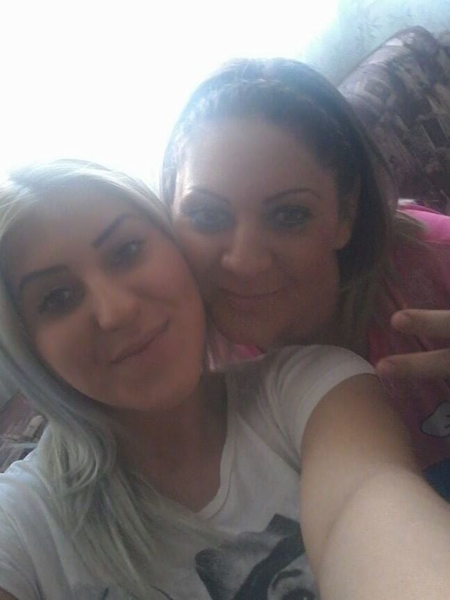 Ajla i Dzemila mom and daughter SLUT -- PISITE KOMENTARE