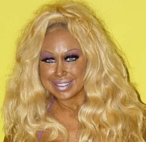 TRASHY BIMBO MILF