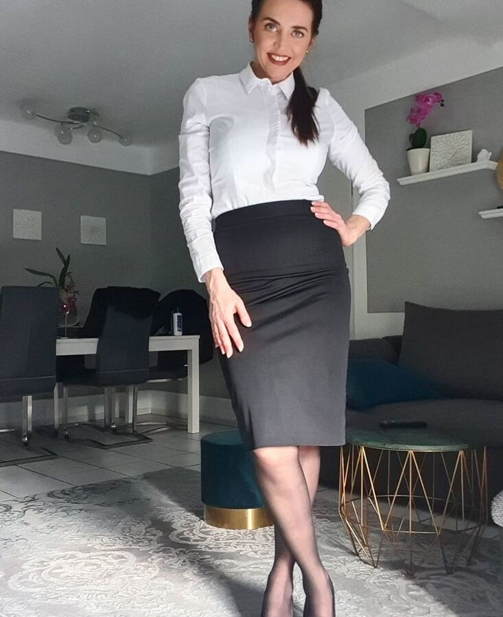 Real amateur mom Sara so hot in Nylon