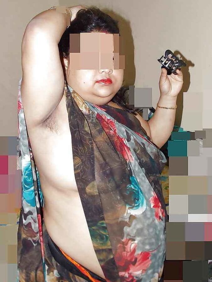 Non nude hot aunty