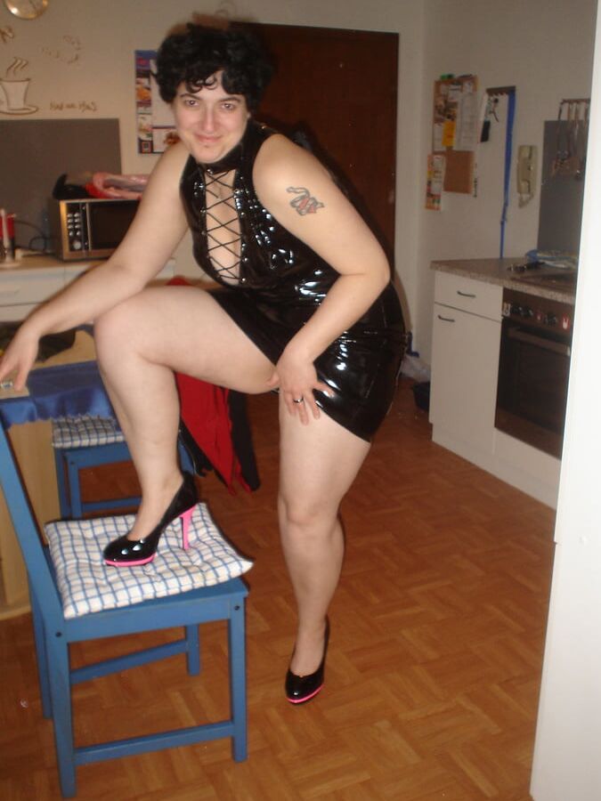 im lackkleid